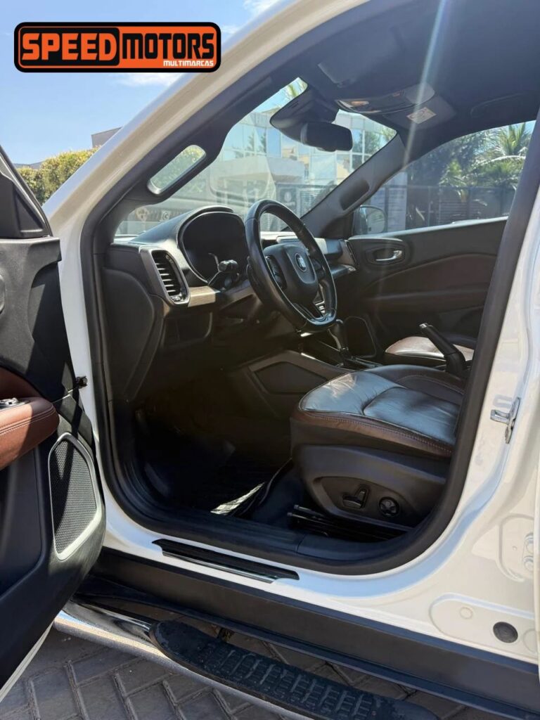 ee8d9b1f-8a66-49f1-9a51-89d06d39f08b